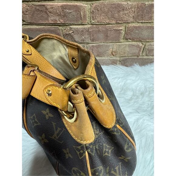 Louis Vuitton Authentic Monogram Galleria PM Bag - Picture 13 of 15